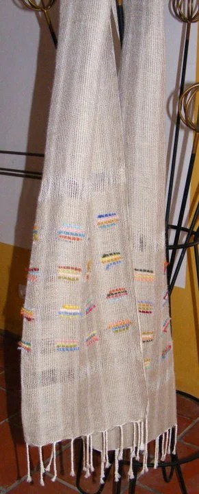 Quinta dos Trevos exposição de echarpe